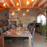Les Quatre Saisons Couette-café Antogny-le-Tillac