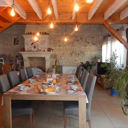 Les Quatre Saisons Bed & Breakfast Antogny-le-Tillac